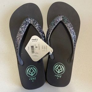 NWT Reef flip flops